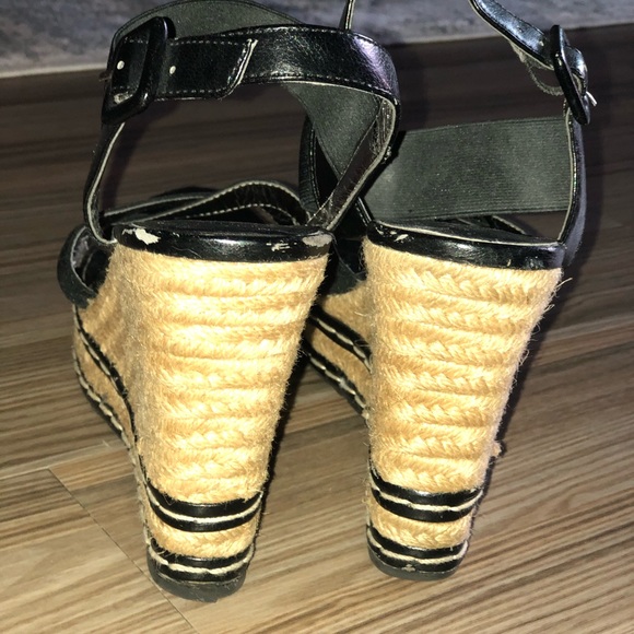 Size 8 black wedges - Picture 3 of 3